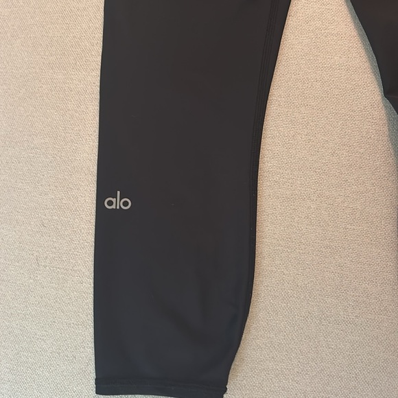 Alo Yoga Waistband Leggings - Picture 2 of 6